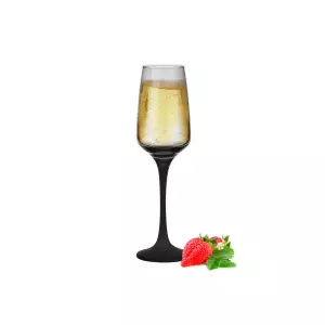 Kieliszek do szampana 210 ml Midnight Glasmark zdjęcie poglądowe kieliszka z szampanem